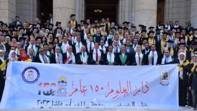 صورة جامعة القاهرة: نهدي المجتمع كوكبة من اللغويين في حفل تخرج دار العلوم  